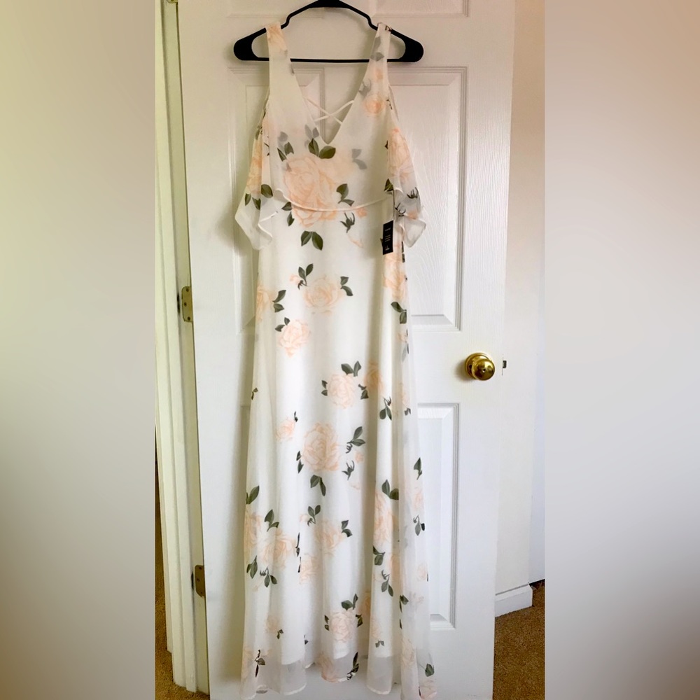 NWT Lulus open shoulder floor length maxi dress
